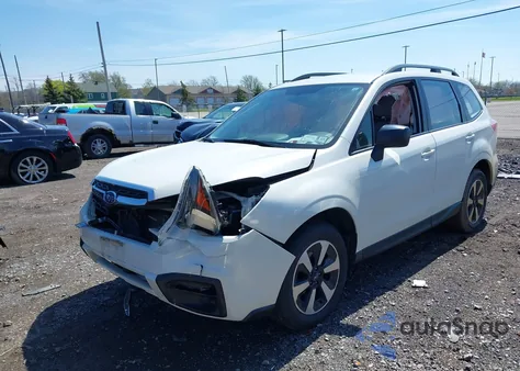 2017 Subaru Forester 2.5I z USA, uszkodzony, nr VIN JF2SJABCXHH460266